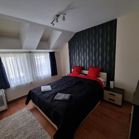 Merry&Car - Huge Balcony + Living Room + 2Br Budapest Esterno foto
